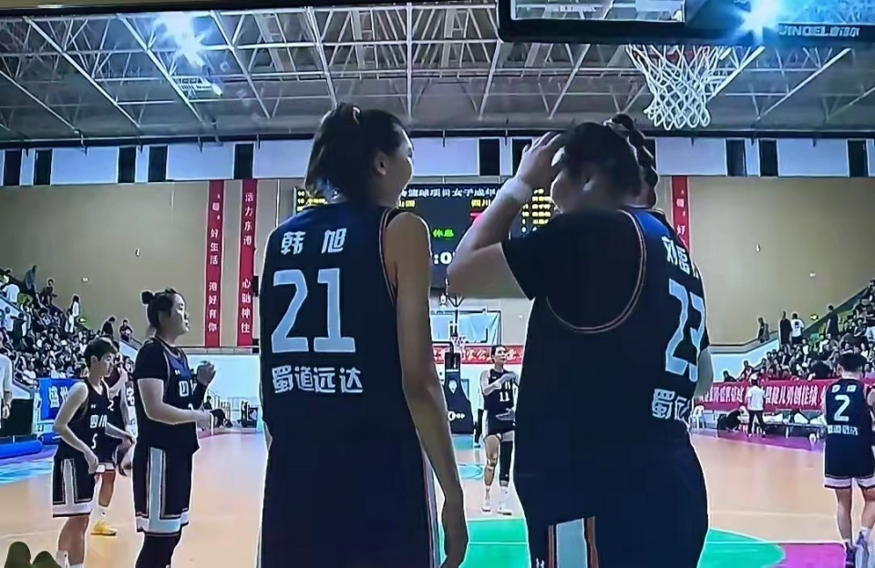 会女篮赛场, 阵容豪华的, 状态还没有