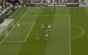 迎球凌空扫, 杜斯送出过