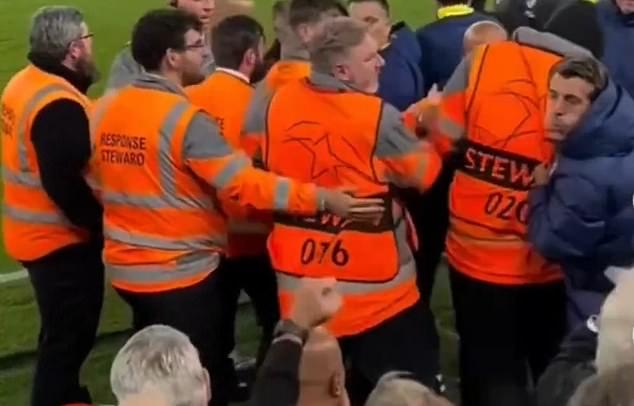 逆转后, 岁的乔尼, 论辱骂的具 逆转后, 岁的乔尼, 论辱骂的具