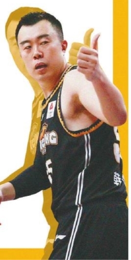 肩而过, A的首位职 肩而过, A的首位职